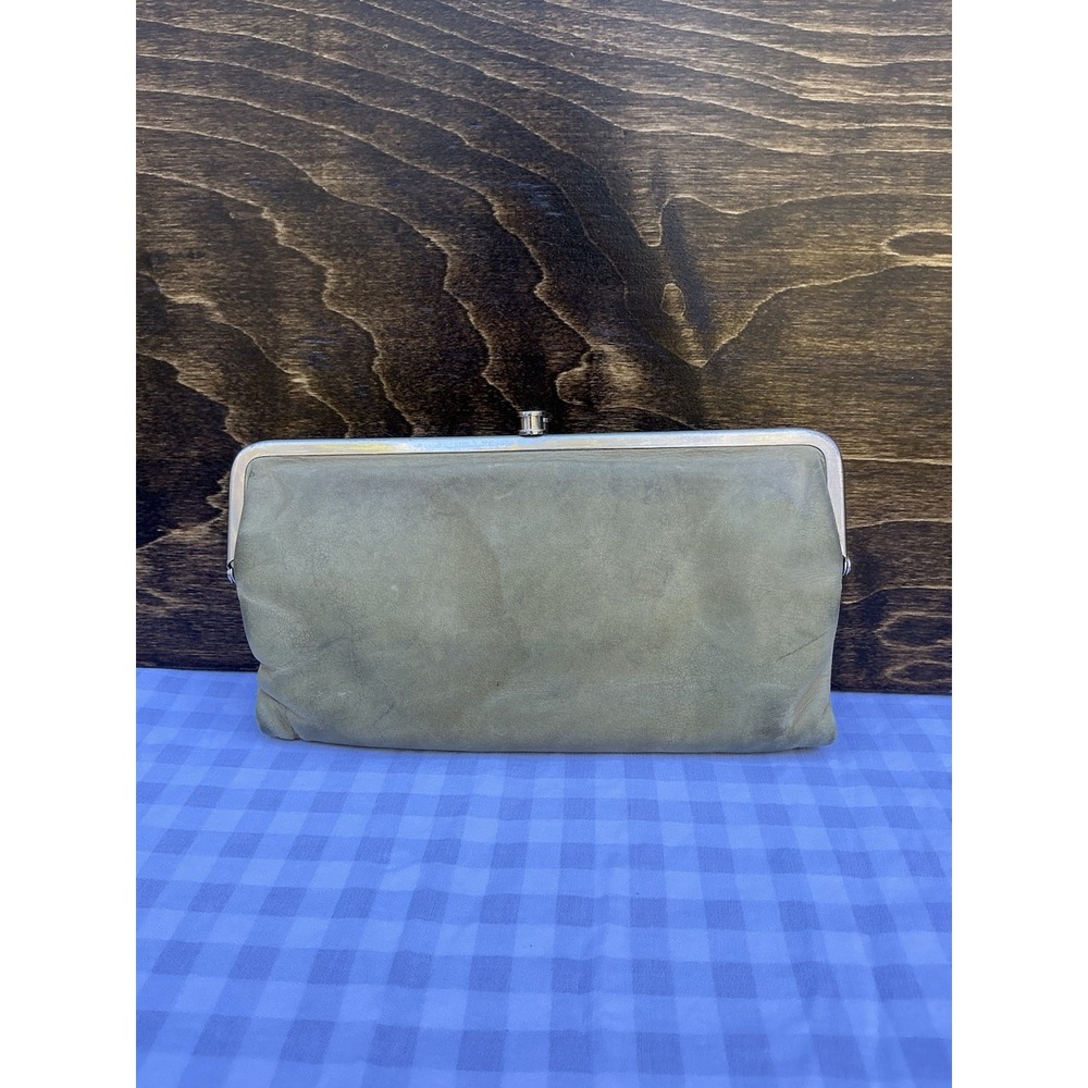 Hobo International Lauren Leather Clutch/Wallet Bifold Magnetic Pea‎ Green